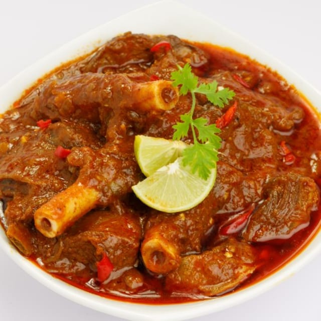 Lamb Vindaloo - Serves 15.